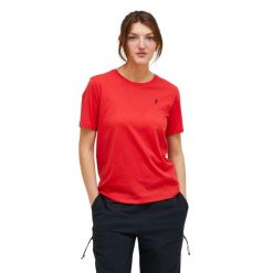 Koszulka Peak Performance damska Explore Graphic Tee czerwona - S. Czerwone koszulki sportowe damskie Peak Performance, s, bez wzorów, bez ramiączek. W wyprzedaży za 189.00 zł.