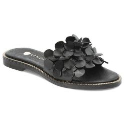 Czarne Klapki Armodo Eleganckie Obuwie Damskie. Czarne klapki damskie Armodo, z aplikacjami, ze skóry, bez obcasa, bez zapięcia. Za 279.00 zł.