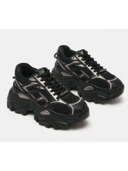 Steve Madden Sneakersy w kolorze czarnym rozmiar: 36. Czarne kozaki damskie Steve Madden, na zimę, bez obcasa, bez zapięcia. Za 339.95 zł.