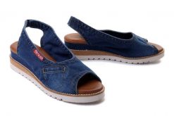 ARTIKER RELAKS 50C0254 jeans, sandały damskie. Niebieskie sandały damskie Artiker Relaks, bez wzorów, z jeansu, bez obcasa, na koturnie, bez zapięcia. Za 244.90 zł.