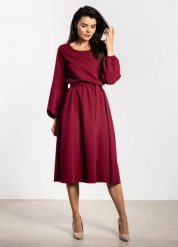Elegancka sukienka rozkloszowana z długim rękawem bordowa. Czerwone sukienki damskie Infinite You, bez wzorów, z materiału, biznesowe, bez ramiączek. Za 309.00 zł.