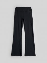 4F Legginsy dzianinowe z rozszerzanymi nogawkami damskie - czarne S. Czarne legginsy damskie 4F, s, bez wzorów, z dzianiny. Za 129.99 zł.