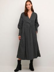 CULTURE Sukienka "Chaina" w kolorze czarno-białym rozmiar: XL. Czarne sukienki damskie Culture, bez wzorów, z wiskozy, klasyczne, bez ramiączek. Za 149.66 zł.