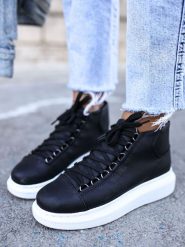 OYO FOOTWEAR Botki w kolorze czarnym rozmiar: 37. Czarne botki damskie OYO FOOTWEAR, bez obcasa, na platformie, bez zapięcia. Za 128.55 zł.