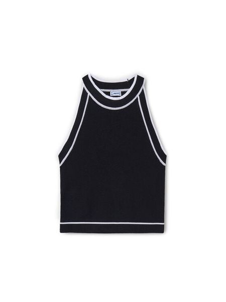 Mayoral Top 6041 Czarny Slim Fit. Czarne koszulki i t-shirty dziewczęce Mayoral, bez wzorów, z wiskozy, bez kołnierzyka, bez ramiączek. Za 89.99 zł.