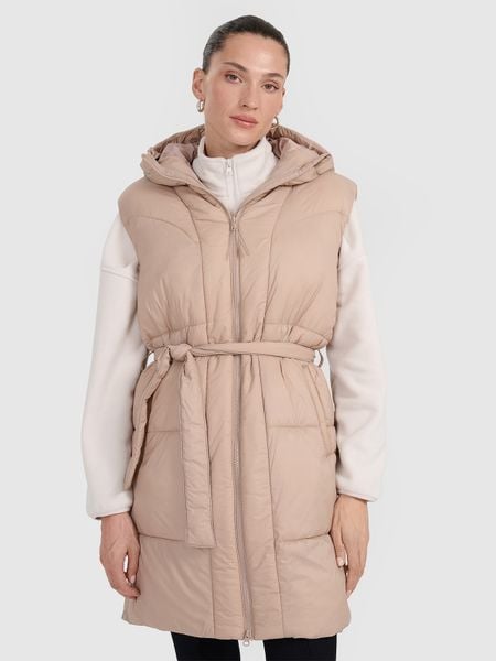 4F Długi bezrękawnik puchowy z wypełnieniem syntetycznym damski - beżowy XL. Brązowe kamizelki damskie 4F, xl, bez wzorów, z puchu, z kapturem. W wyprzedaży za 199.99 zł.