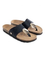 Sunbay Japonki "Maria" w kolorze czarnym rozmiar: 38. Czarne klapki damskie Sunbay, z aplikacjami, z otwartym noskiem, bez obcasa, bez zapięcia. Za 154.95 zł.