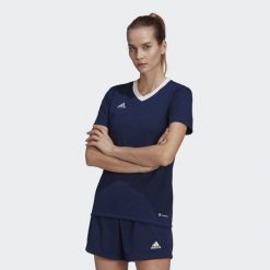 Koszulka piłkarska damska Adidas Entrada 22 Jersey. Czerwone bluzki damskie Adidas, s, bez wzorów, z jersey, bez kołnierzyka, bez ramiączek. Za 69.88 zł.