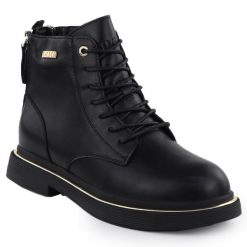 Skórzane botki damskie workery czarne Goe SS2N4101. Czarne botki damskie GOE, z materiału, eleganckie, bez obcasa, bez zapięcia. Za 399.99 zł.