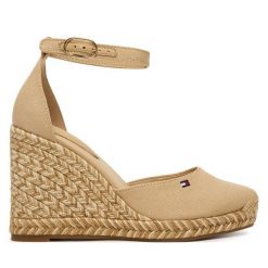 Espadryle Tommy Hilfiger. Brązowe espadryle damskie Tommy Hilfiger, bez wzorów, bez obcasa. Za 409.99 zł.