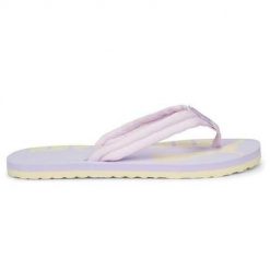 Japonki damskie Puma Epic Flip V2. Fioletowe klapki damskie Puma, bez wzorów, z materiału, bez obcasa, bez zapięcia. Za 63.40 zł.