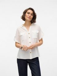 Vero Moda Bluzka w kolorze białym rozmiar: M. Białe bluzki damskie Vero Moda, m, bez wzorów, z wiskozy, klasyczne, bez kołnierzyka, bez ramiączek. Za 52.67 zł.