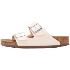 Klapki damskie Birkenstock Arizona Vegan BF. Czerwone klapki damskie Birkenstock, bez wzorów, z materiału, bez obcasa, bez zapięcia. Za 468.50 zł.