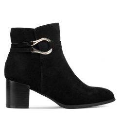 Botki Lasocki. Czarne botki damskie Lasocki, bez obcasa, na płaskiej podeszwie, bez zapięcia. Za 259.99 zł.