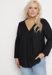 Czarna Bluzka z Wiskozą i Trójkątnym Dekoltem Zitoria. Czarne bluzki damskie Born2be, xl, bez wzorów, z wiskozy, bez kołnierzyka, bez ramiączek. Za 59.99 zł.