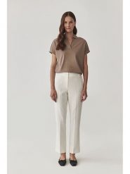 TATUUM Spodnie chino w kolorze białym rozmiar: 44. Białe spodnie materiałowe damskie TATUUM, bez wzorów. Za 204.45 zł.
