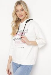 Biała Bluza z Rękawami 7/8 i Kapturem Ozdobiona Cyrkoniami Demeteria. Białe bluzy damskie Born2be, xs, bez wzorów. Za 39.99 zł.