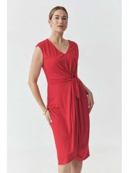 TATUUM Sukienka "Halley" w kolorze czerwonym rozmiar: XL. Czerwone sukienki damskie TATUUM, bez wzorów, bez ramiączek. Za 208.83 zł.