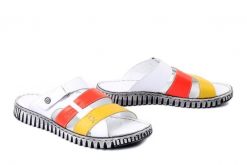 MANITU 900117-03 weiss, klapki damskie. Klapki damskie Manitu, bez wzorów, ze skóry, bez obcasa, bez zapięcia. Za 212.41 zł.