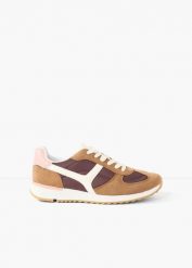 Sneakersy w stylu retro. Białe obuwie sportowe treningowe bonprix. Za 59.99 zł.