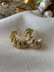 Luseera Pozłacane kolczyki-wkrętki z cyrkoniami rozmiar: onesize. Żółte kolczyki damskie Luseera, z cyrkonią, pozłacane. Za 43.99 zł.