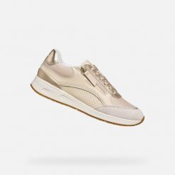 Sneakersy damscy Geox Bulmya. Brązowe obuwie sportowe damskie Geox, bez zapięcia. W wyprzedaży za 388.50 zł.