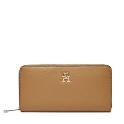 Portfel Tommy Hilfiger. Brązowe portfele damskie Tommy Hilfiger, bez wzorów. Za 209.99 zł.