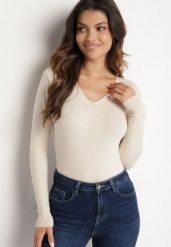 Jasnobeżowy Sweter z Bawełną i Dekoltem w Serek Etarevia. Brązowe swetry klasyczne damskie Born2be, z bawełny, bez kołnierzyka. Za 24.99 zł.