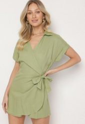 Zielona Kopertowa Sukienka Kombinezon Letnia Mini z Bawełny i Lnu Liorra. Zielone sukienki damskie Born2be, bez wzorów, z bawełny, bez ramiączek. Za 119.99 zł.