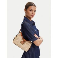 Torebka Guess. Brązowe torebki klasyczne damskie Guess, bez dodatków. Za 419.99 zł.