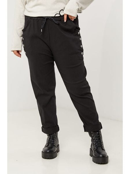 Curvy Lady Spodnie w kolorze czarnym rozmiar: 40/42. Czarne spodnie materiałowe damskie Curvy Lady, bez wzorów, z bawełny. Za 184.95 zł.