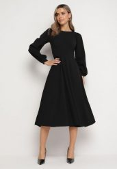Czarna Rozkloszowana Midi Sukienka z Eleganckimi Luźnymi Rękawami Samriddhi. Czarne sukienki damskie Born2be, bez wzorów, biznesowe, bez ramiączek. W wyprzedaży za 118.99 zł.