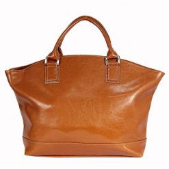Torebka skórzana damska łódka DAN-A T221 camel. Brązowe torebki klasyczne damskie DAN-A, ze skóry, bez dodatków. Za 399.99 zł.