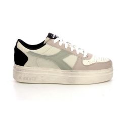 Sneakersy damskie DIADORA MAGIC BOLD DUNES WN. Białe obuwie sportowe damskie Diadora, bez zapięcia, trekkingowe. Za 239.99 zł.