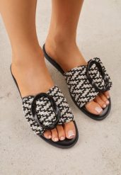 Czarne Klapki Ozdobione Plecionką Wstawką i Klamrą Isirreia. Czarne klapki damskie Born2be, bez wzorów, z jeansu, bez obcasa, na płaskiej podeszwie, bez zapięcia. Za 69.99 zł.