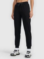 4F Spodnie dresowe w kolorze czarnym rozmiar: M. Czarne spodnie dresowe damskie 4F, m, bez wzorów, z dresówki. Za 92.64 zł.