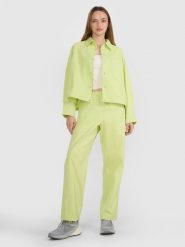 4F Spodnie casual damskie - żółte L. Żółte spodnie materiałowe damskie 4F, bez wzorów, z bawełny. W wyprzedaży za 99.99 zł.