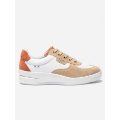 Buty sportowe damskie TBS Bettyli. Brązowe obuwie sportowe casual damskie TBS, bez zapięcia. Za 599.00 zł.