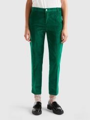 Benetton Spodnie chino w kolorze zielonym rozmiar: W42. Zielone spodnie materiałowe damskie Benetton, bez wzorów. Za 105.38 zł.