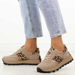 Beżowe skórzane półbuty damskie Filippo Dp7112/26. Brązowe obuwie sportowe damskie Filippo, na jesień, bez wzorów, z jeansu, bez obcasa, na platformie, bez zapięcia. Za 269.00 zł.