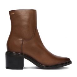 Botki MEXX. Brązowe botki damskie Mexx, bez obcasa, na słupku, bez zapięcia. Za 399.99 zł.