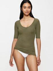 Triumph Koszulka "Beauty Layers" w kolorze khaki rozmiar: M. Brązowe bluzki damskie Triumph, m, bez wzorów, bez kołnierzyka, bez ramiączek. Za 75.34 zł.