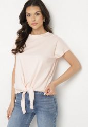Jasnoróżowy T-shirt z Bawełny z Ozdobnym Wiązaniem Sunitra. Czerwone t-shirty damskie Born2be, l, bez wzorów, z bawełny, bez kołnierzyka. Za 34.99 zł.