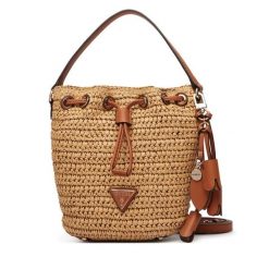 Torebka Guess. Brązowe torebki klasyczne damskie Guess, bez dodatków. Za 589.99 zł.
