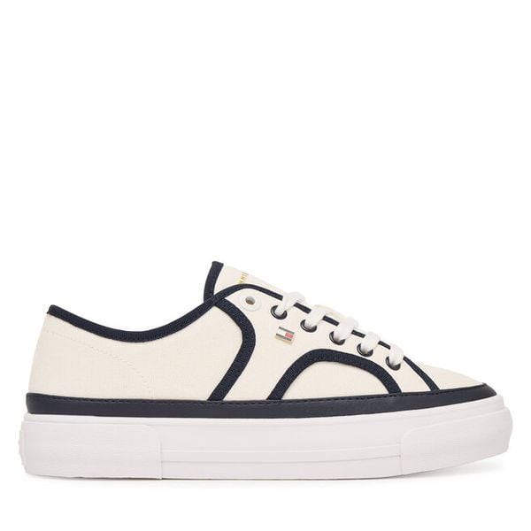 Tenisówki Tommy Hilfiger. Białe trampki damskie Tommy Hilfiger, bez wzorów, bez zapięcia. Za 409.99 zł.