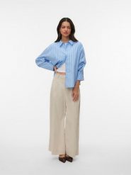 Vero Moda Koszula w kolorze błękitno-białym rozmiar: XL. Niebieskie koszule damskie Vero Moda, xl, bez wzorów, z bawełny, bez kołnierzyka, bez ramiączek. Za 89.95 zł.
