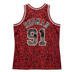 Koszulka NBA Chicago Bulls Dennis Rodman. Czerwone koszulki damskie Mitchell & Ness, bez wzorów, bez kołnierzyka, bez ramiączek. Za 616.50 zł.