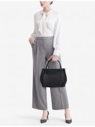 Lia Biassoni Skórzana torebka "Taro" w kolorze czarnym - 28 x 25 x 18 cm rozmiar: onesize. Czarne torebki klasyczne damskie Lia Biassoni, z materiału, przez ramię, bez dodatków. Za 260.99 zł.