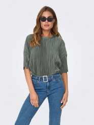 ONLY Koszulka w kolorze zielonym rozmiar: XL. Zielone koszulki damskie Only, xl, bez wzorów, bez kołnierzyka, bez ramiączek. Za 66.00 zł.