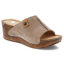 Beżowe Klapki Armodo Modne Obuwie Damskie Na Koturnie. Brązowe klapki damskie Armodo, bez wzorów, ze skóry, bez obcasa, na koturnie, bez zapięcia. Za 259.00 zł.